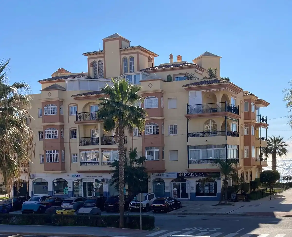 Vista exterior de Àtic en venda en Torrox amb Aire condicionat i Terrassa