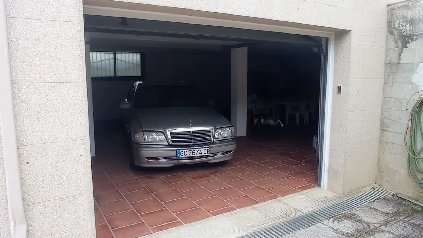 Parking de Casa o chalet en venta en Vigo  con Calefacción, Jardín privado y Parquet