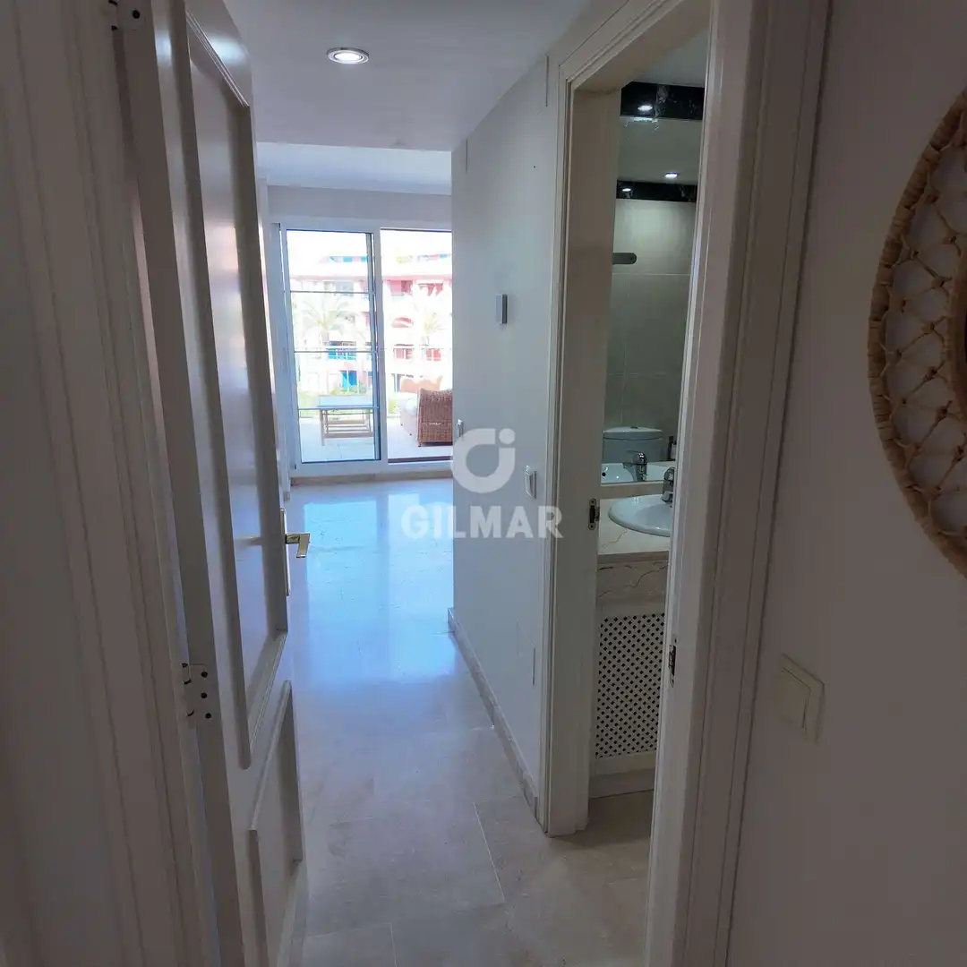 Habitación de Dúplex en venta en Sotogrande con Calefacción, Trastero y Piscina