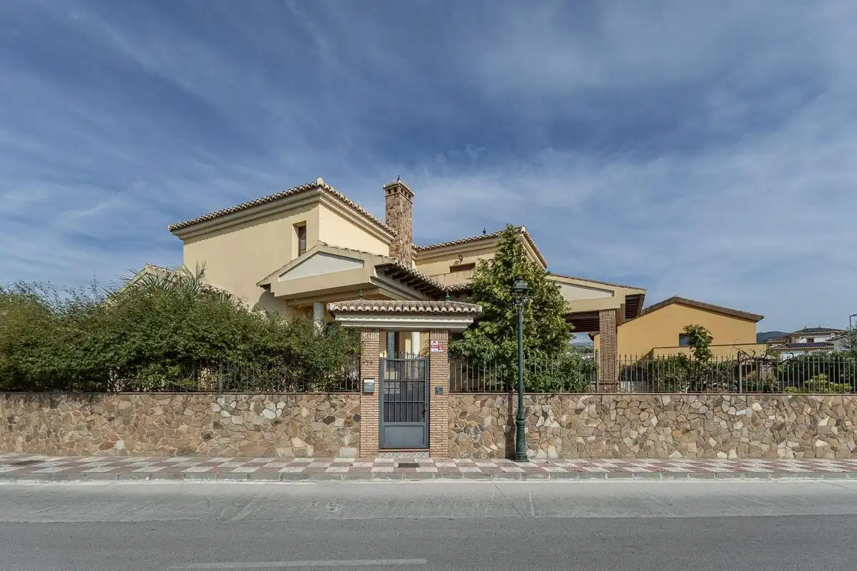 Vista exterior de Casa o chalet en venta en Cájar con Calefacción, Jardín privado y Terraza
