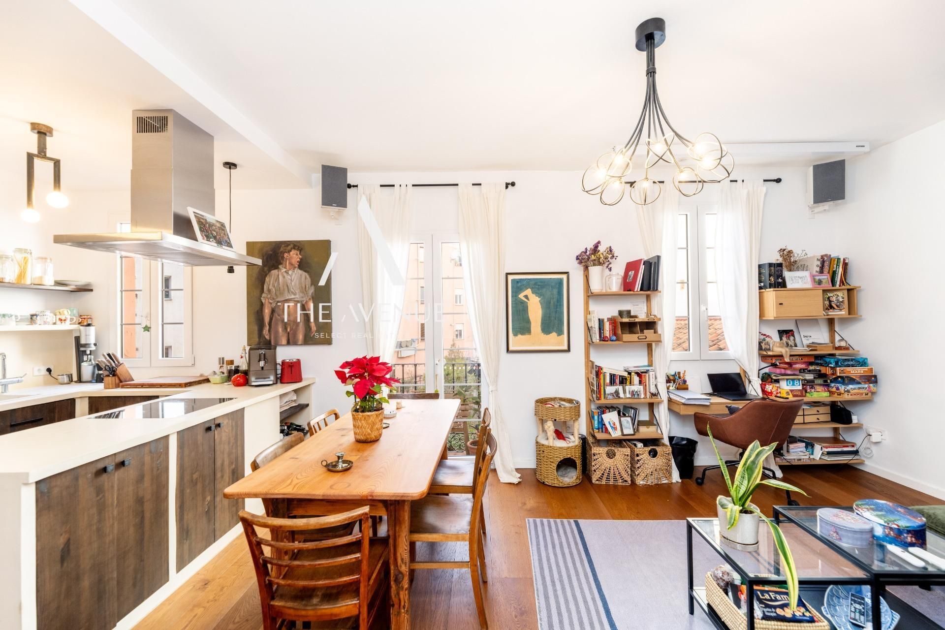 Comedor de Piso en venta en  Madrid Capital con Aire acondicionado, Calefacción y Jardín privado