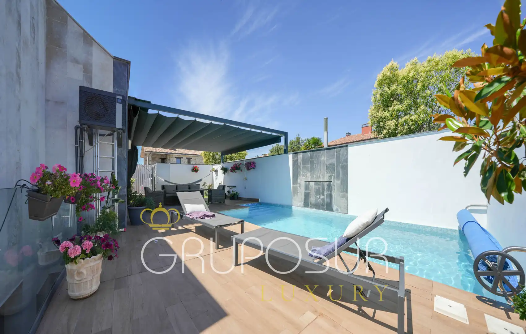 Piscina de Casa o chalet en venta en Valladolid con Aire acondicionado, Calefacción y Jardín privado