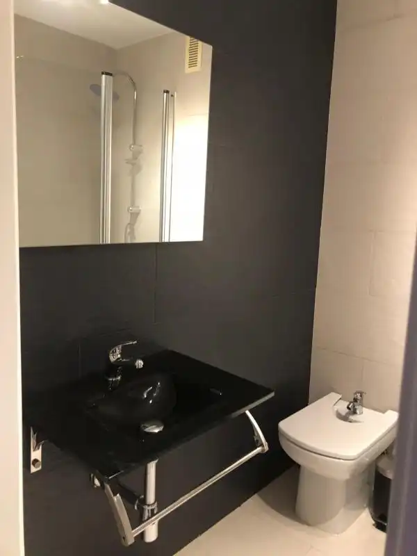 Baño de Casa adosada en venta en Valencina de la Concepción con Aire acondicionado, Calefacción y Terraza