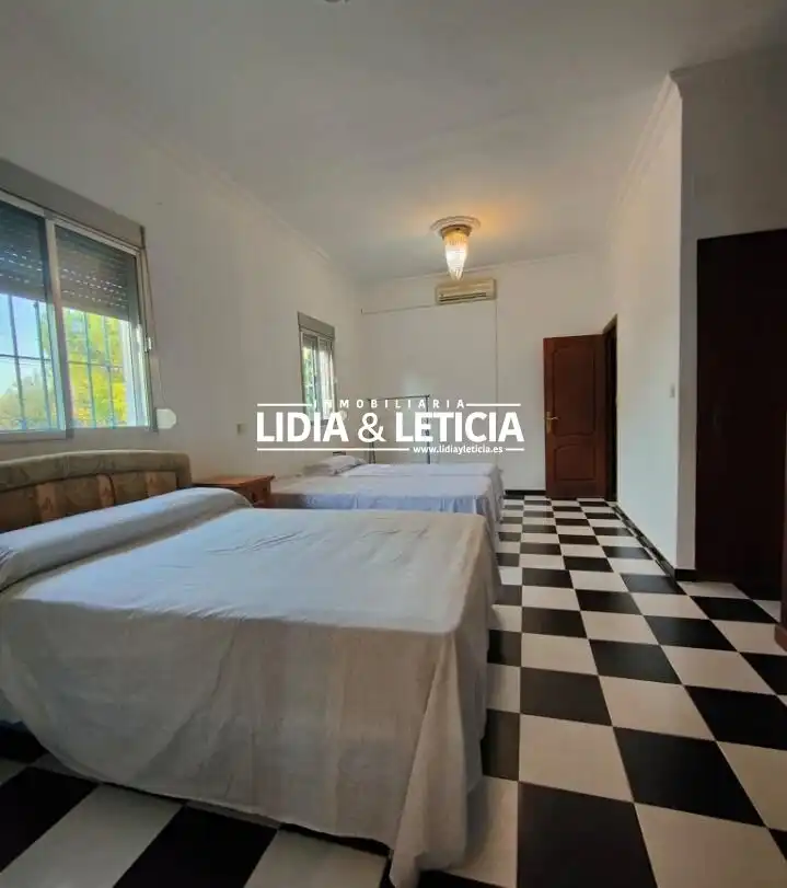 Bedroom of Houses for sale in El Viso del Alcor  with Private garden, Swimming Pool and Furnished