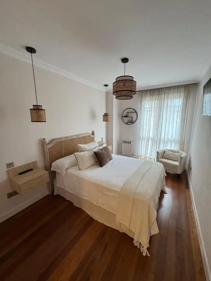 Bedroom of Flat for rent in Castro-Urdiales