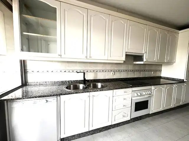Cocina de Piso en venta en A Coruña Capital  con Calefacción, Parquet y Trastero