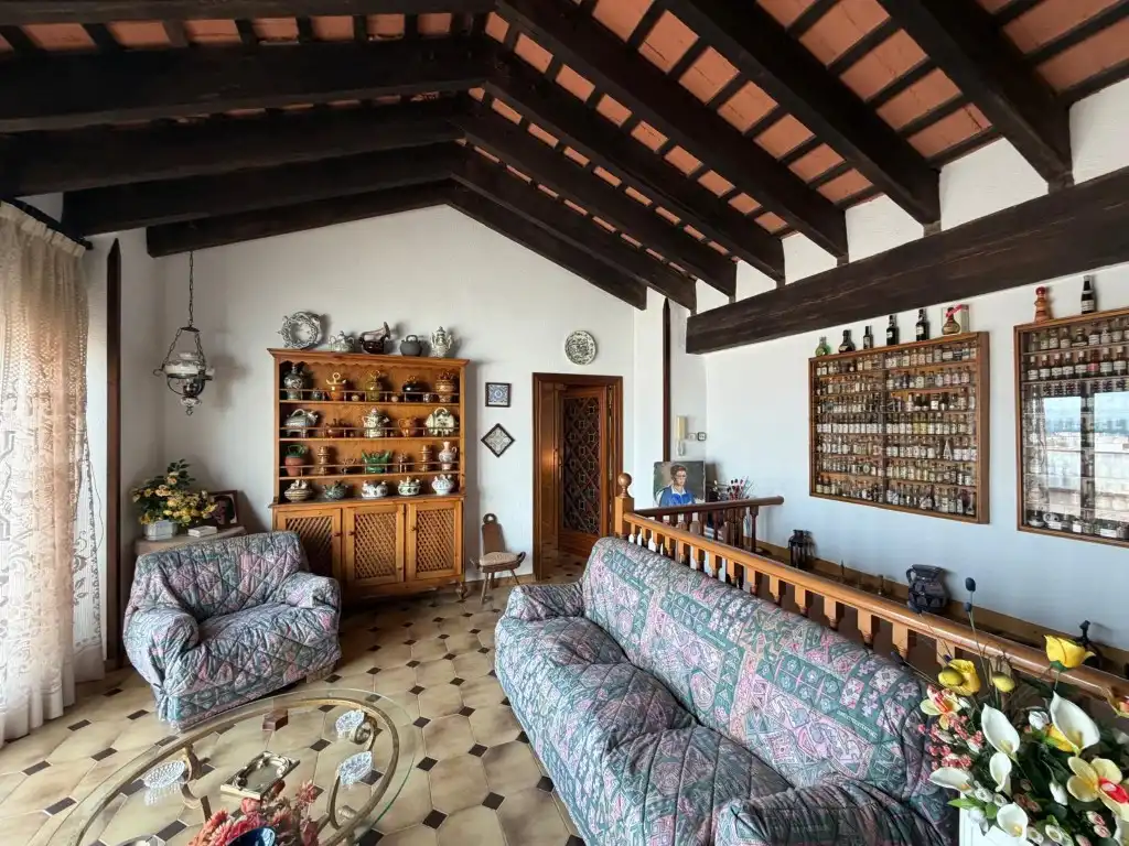 Wohnzimmer von Dachboden zum Verkauf in Segorbe
