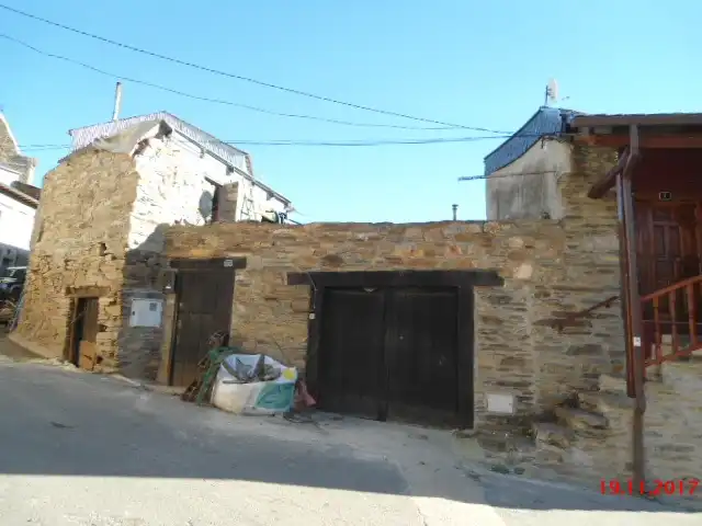 Vista exterior de Piso en venta en Vega de Espinareda