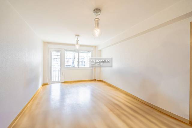 Apartamento en Venta en Berbés - Peritos