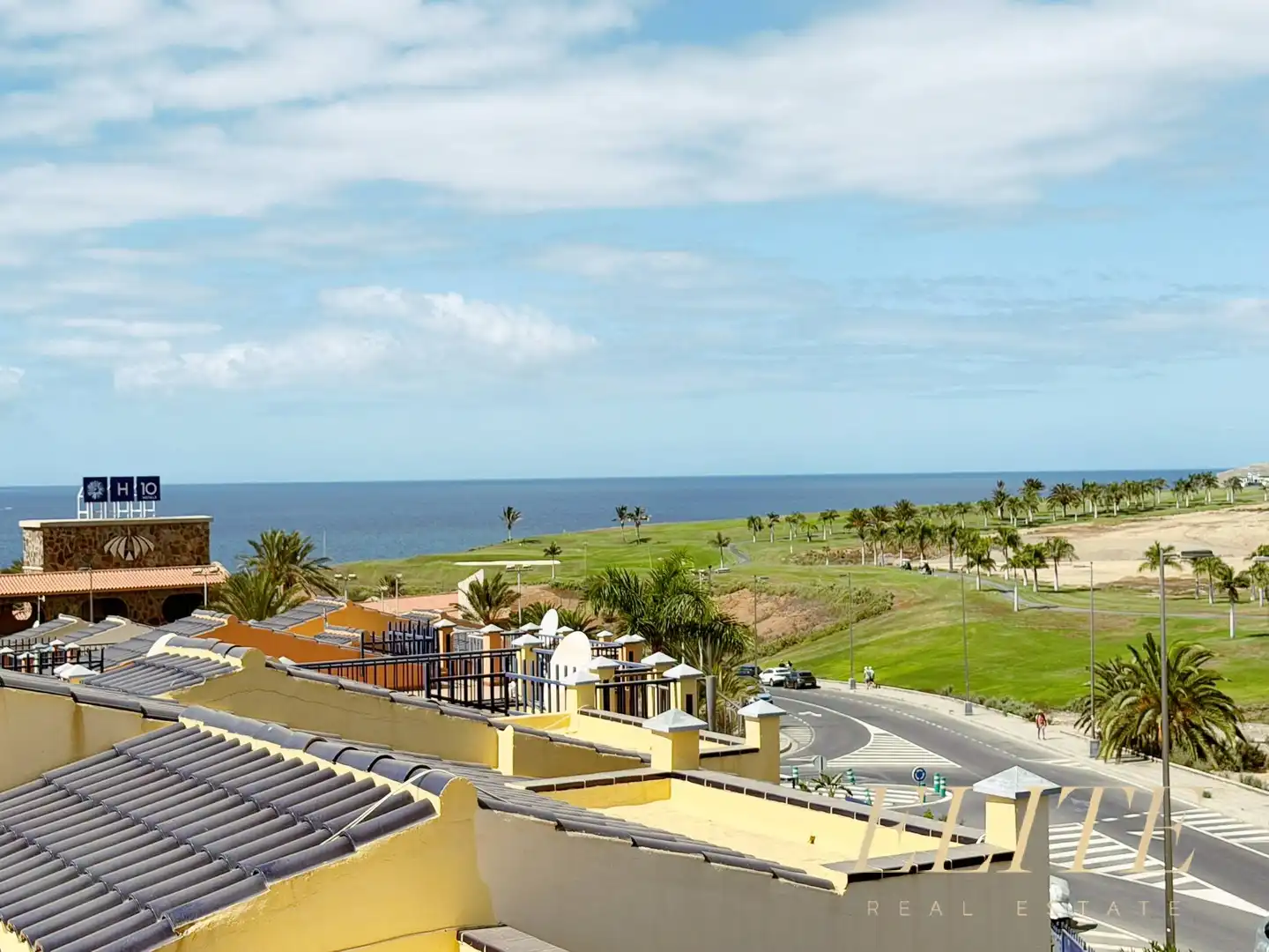Vista exterior de Casa o chalet en venta en San Bartolomé de Tirajana con Aire acondicionado, Jardín privado y Terraza