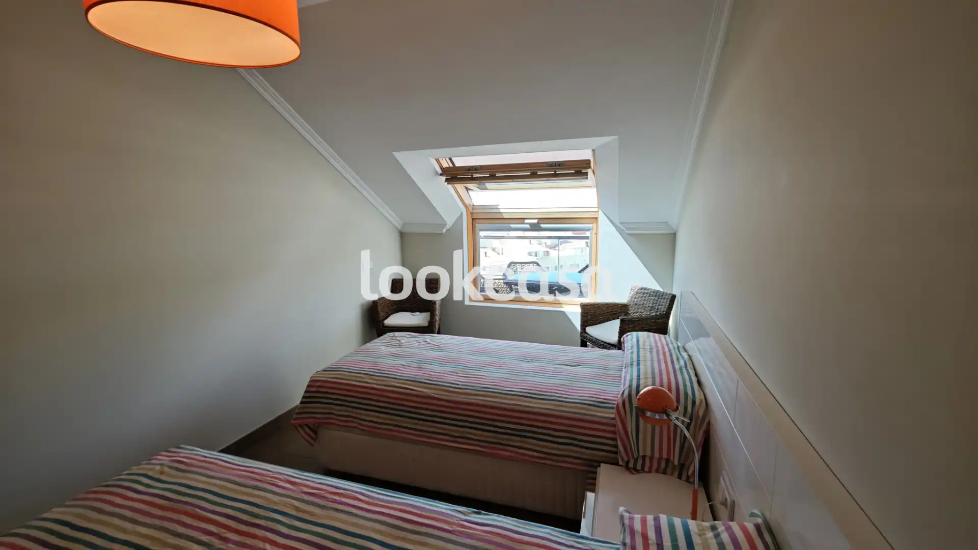 Habitación de Ático en venta en Sanxenxo con Aire acondicionado, Calefacción y Parquet