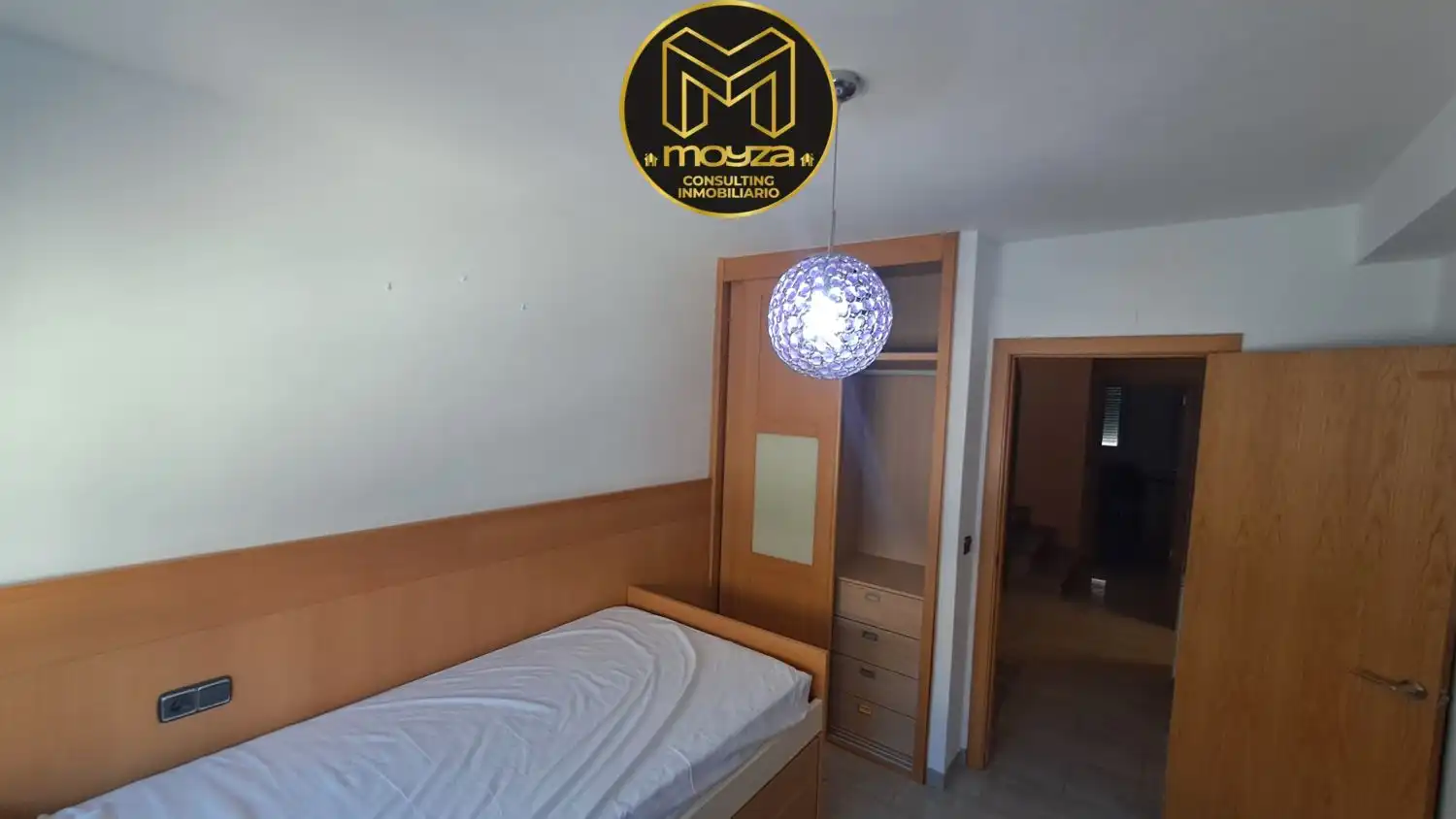Dormitori de Casa o xalet en venda en Jaén amb Aire condicionat, Calefacció i Terrassa