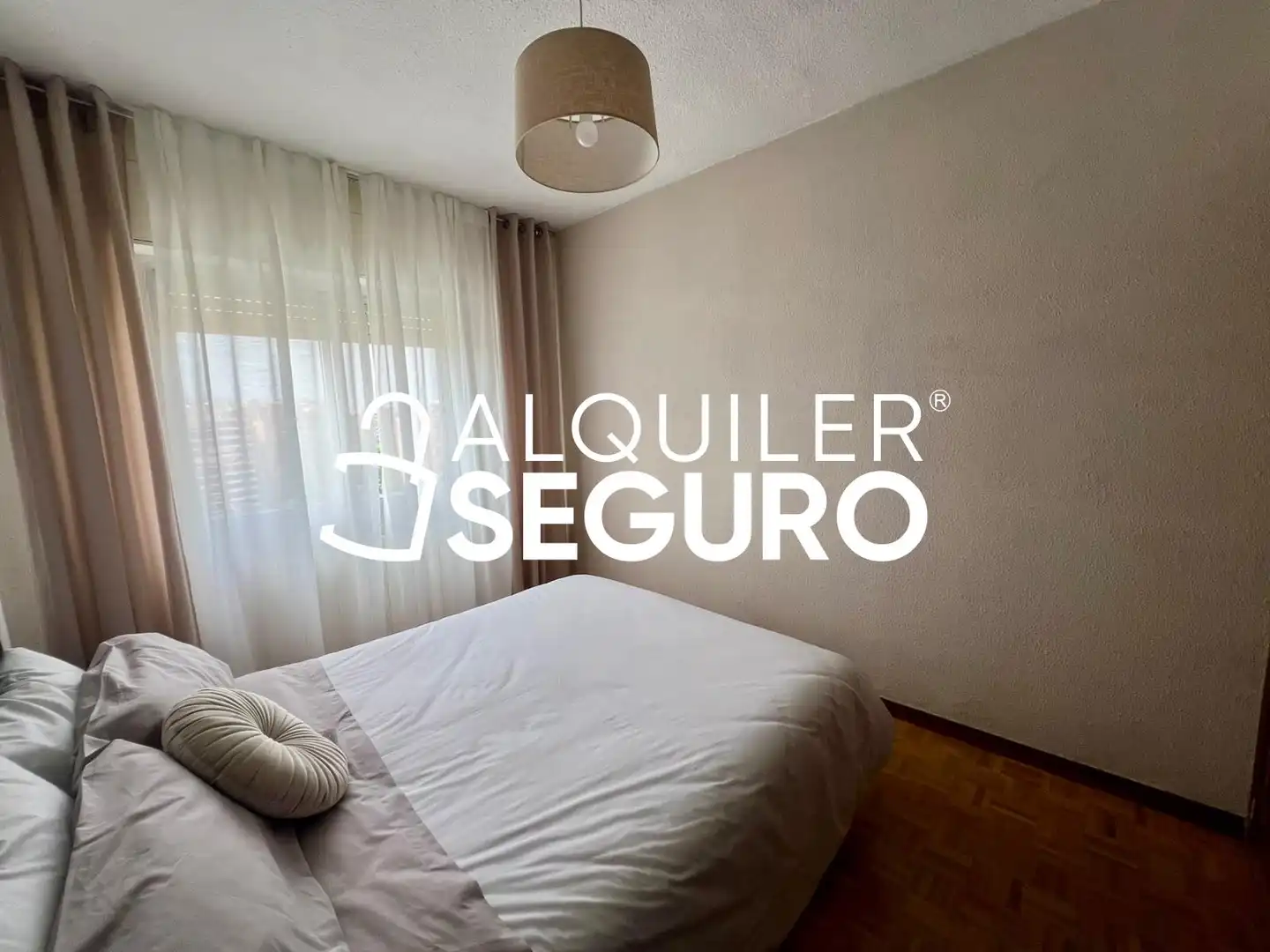 Schlafzimmer von Wohnung zur Miete in Madrid mit Klimaanlage, Heizung und Terrasse