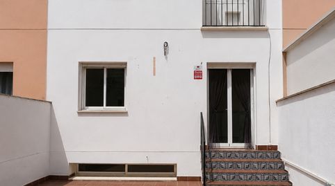 Foto 2 von Einfamilien-Reihenhaus zum Verkauf in Avenida la Victoria, La Carlota, Córdoba
