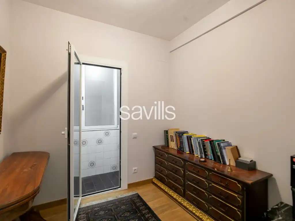 Bedroom of Apartments for sale in Barcelona
