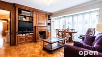 Living room of Flat for sale in Terrassa  with Air Conditioner, Heating and Parquet flooring