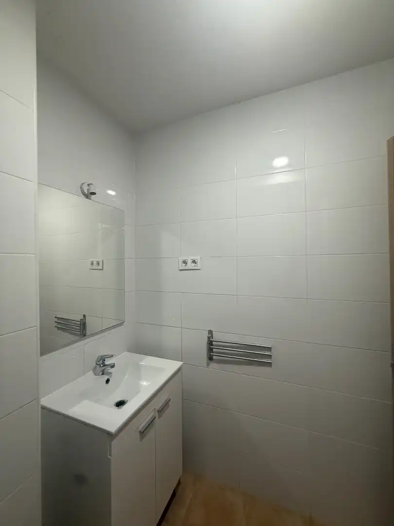 Bathroom of Flat for sale in Madrid  with Heating, Oven and Washing machine