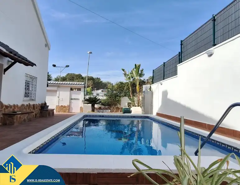 Detached house with pool for sale in Los Balcones - Los Altos
