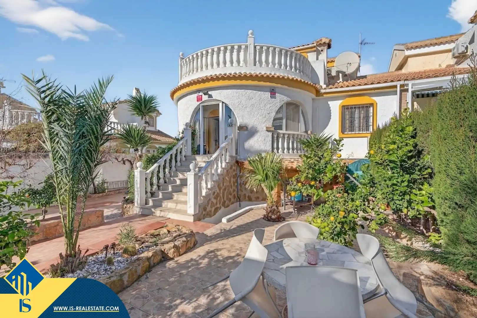 Detached house with pool for sale in Gran Alacant