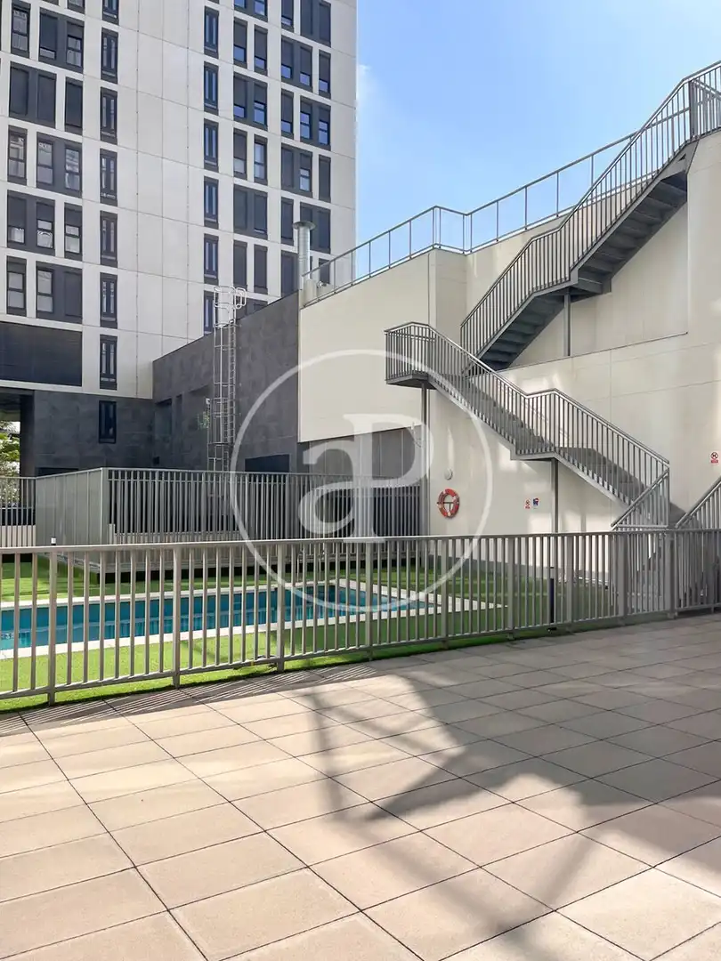 Piscina de Piso en venta en Valencia con Aire acondicionado, Calefacción y Jardín privado