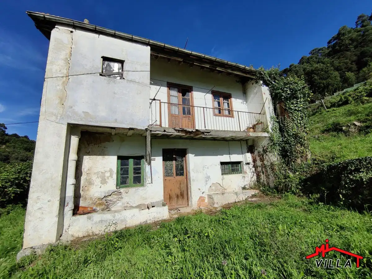 Exterior view of Houses for sale in Laredo