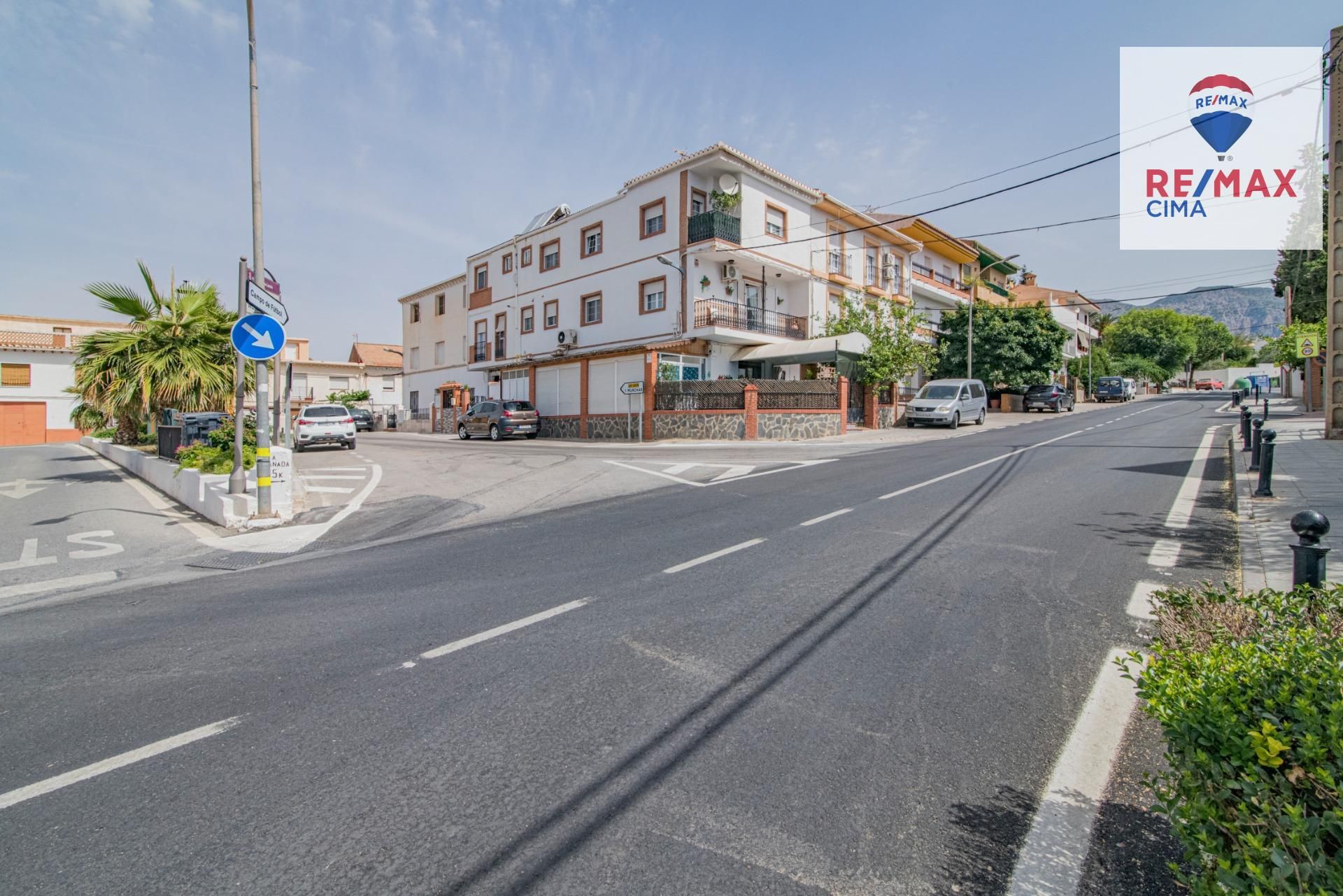 Vista exterior de Casa o xalet en venda en Lecrín amb Aire condicionat, Calefacció i Jardí privat