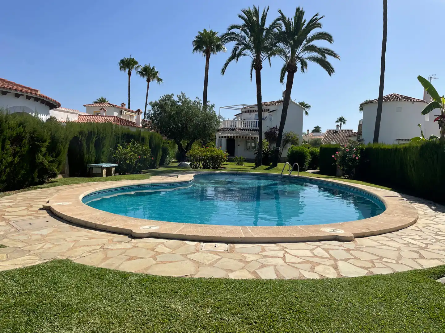 Piscina de Casa o chalet de alquiler en Oliva con Aire acondicionado, Calefacción y Jardín privado