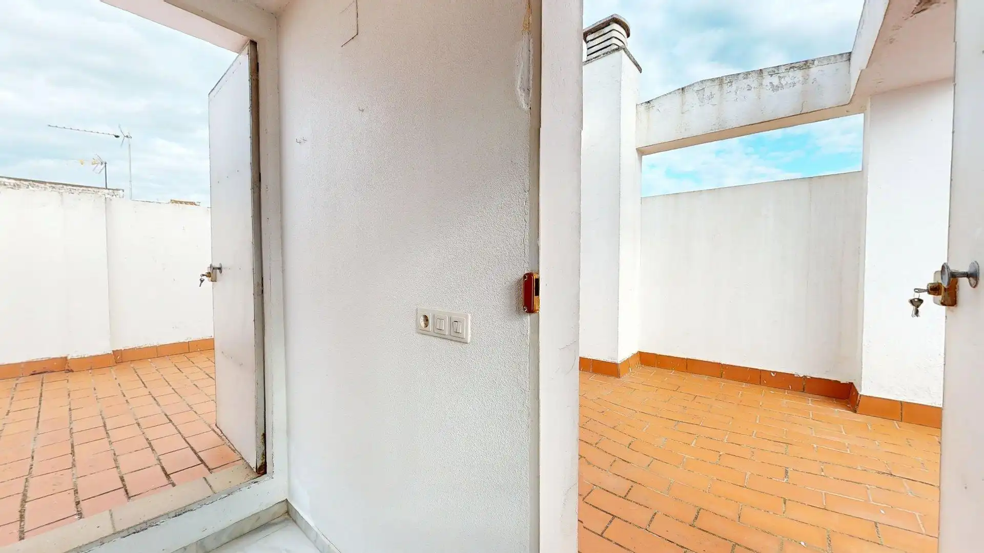 Balcony of Detached homes for sale in Córdoba  with Air Conditioner, Heating and Terrace
