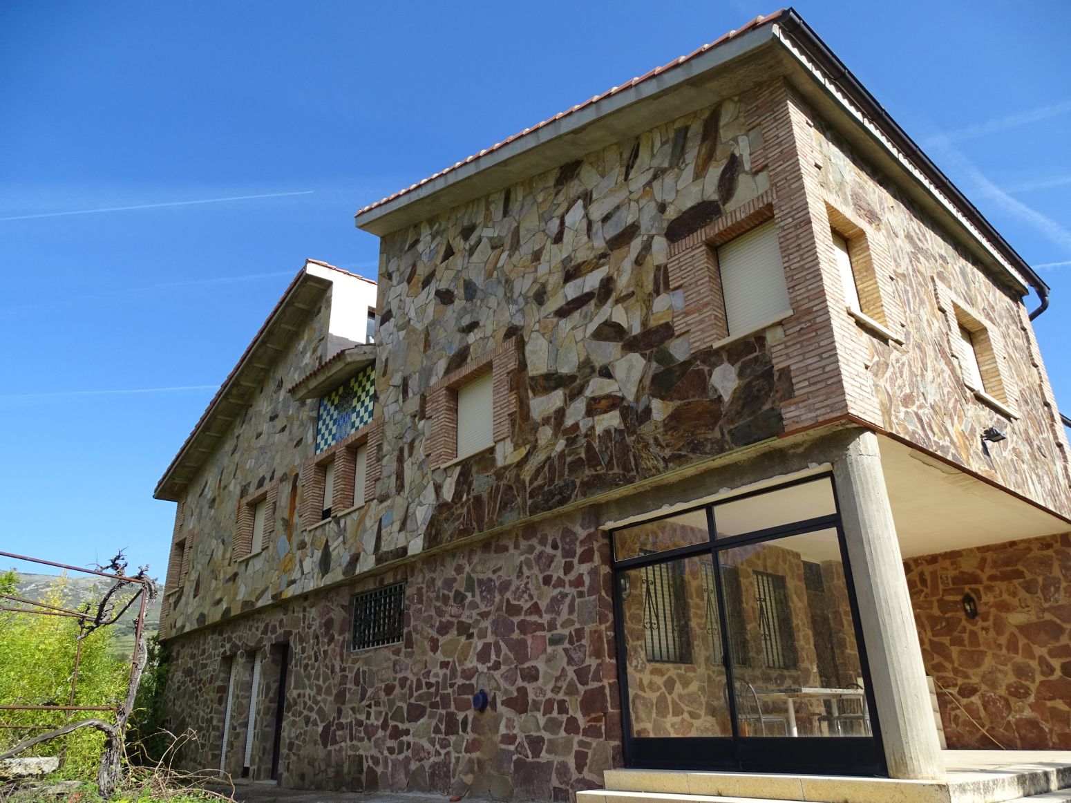 Vista exterior de Casa o xalet en venda en Torrecilla En Cameros amb Calefacció i Traster