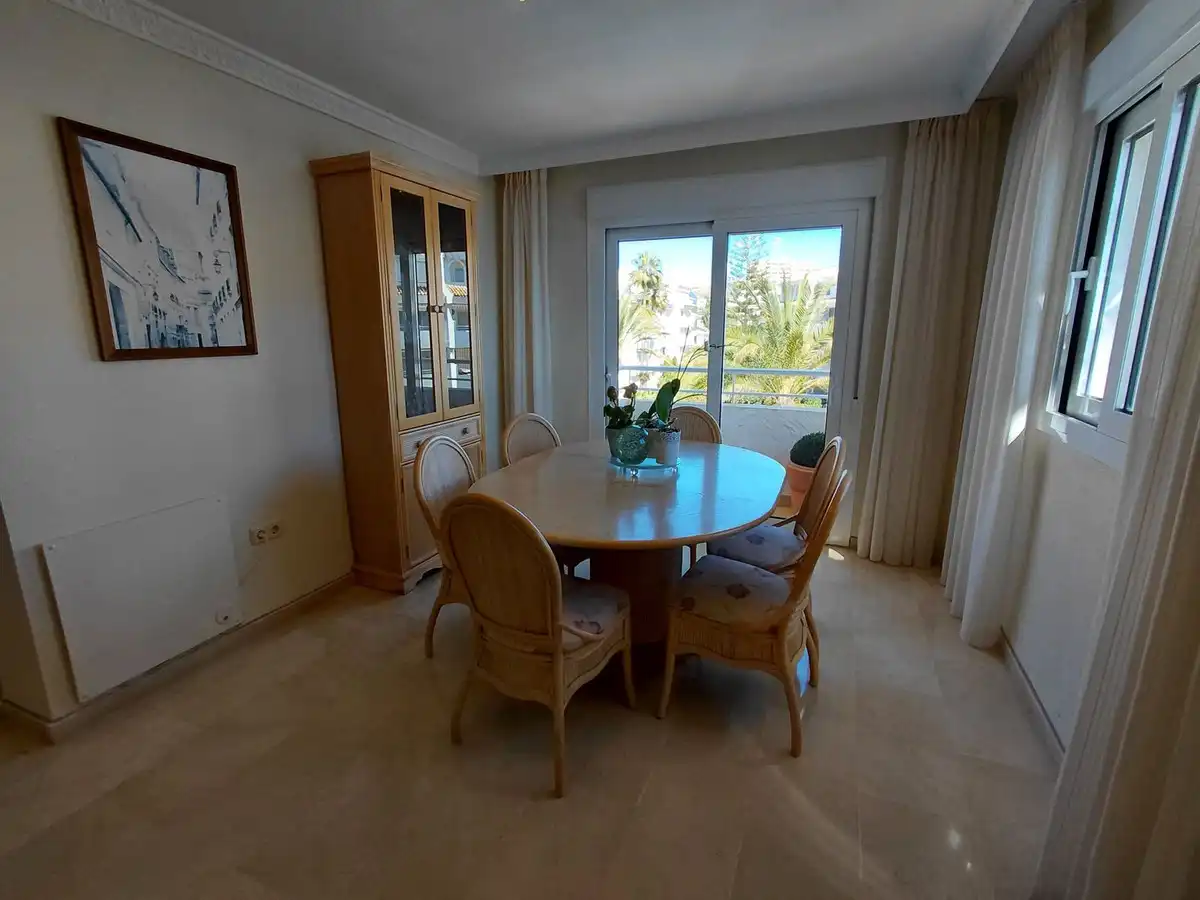 Comedor de Ático en venta en Marbella con Terraza, Trastero y Piscina