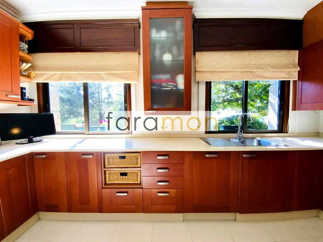 Kitchen of Houses for sale in Vigo   with Private garden, Parquet flooring and Terrace