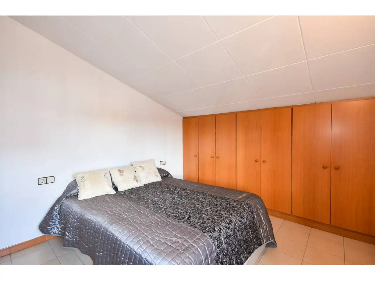 Habitación de Casa o chalet en venta en Santa Perpètua de Mogoda con Aire acondicionado, Calefacción y Jardín privado