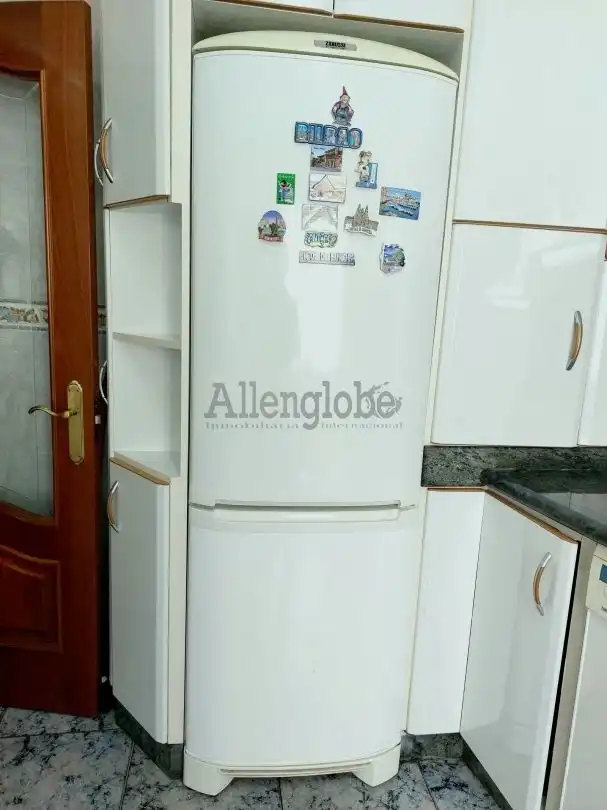 Piso de alquiler en Calle Fernando Vela, Milán - Pumarín