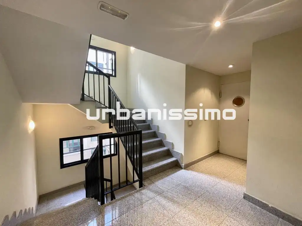 Flat for rent in Calle de Granada, Pacífico