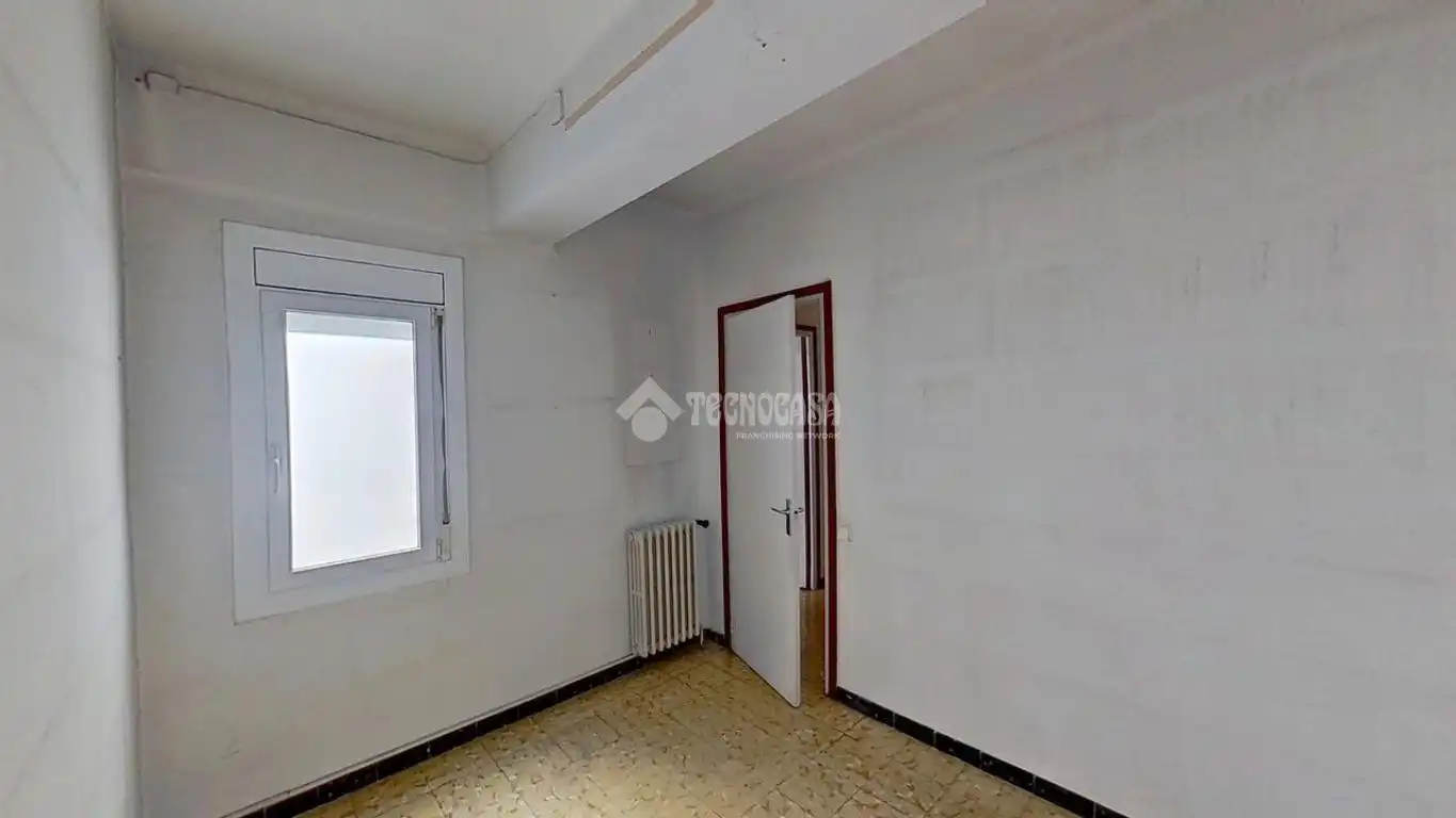 Dormitori de Pis en venda en Manresa amb Terrassa i Moblat