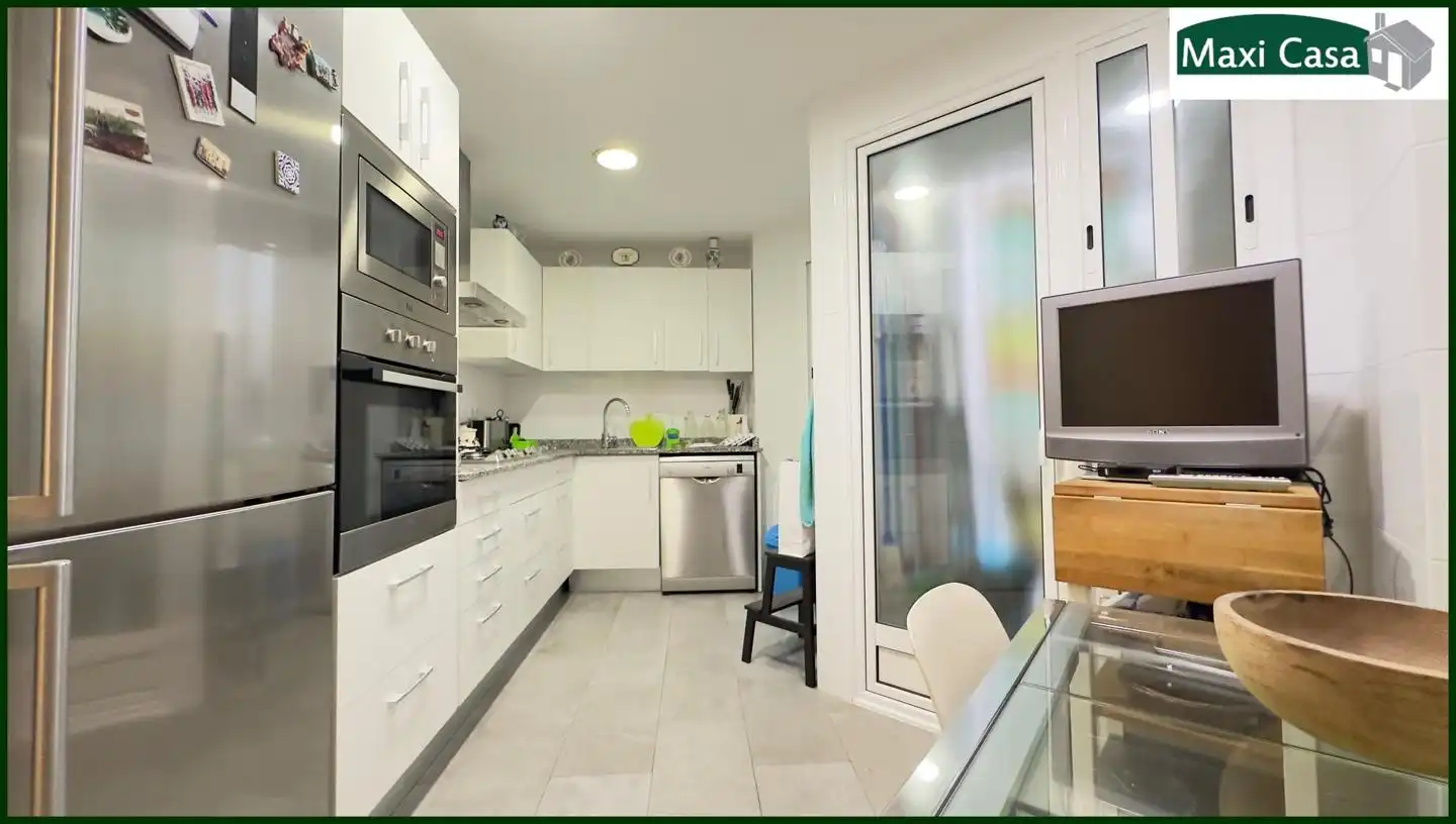 Kitchen of Flat for sale in Barcelona  with Heating, Parquet flooring and Terrace