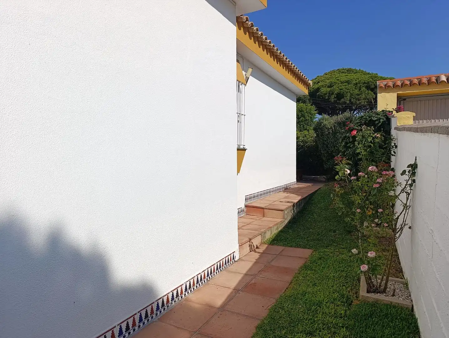 Exterior view of Houses for sale in Chiclana de la Frontera  with Air Conditioner, Heating and Private garden