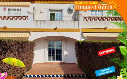Vista exterior de Casa o xalet en venda en L'Estartit amb Jardí privat, Terrassa i Moblat