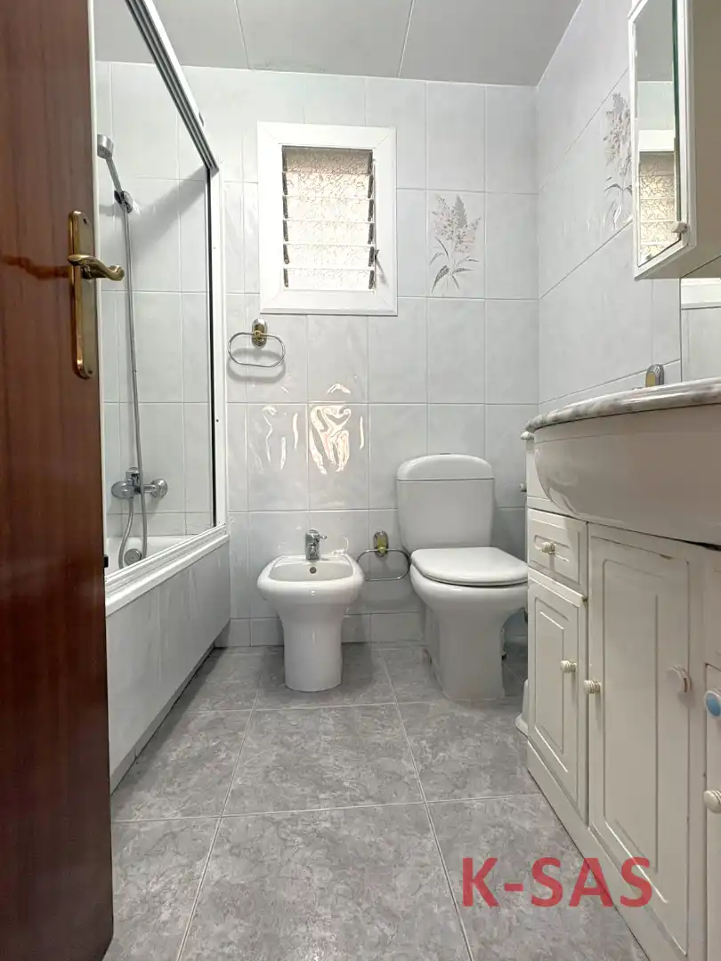Baño de Piso en venta en Esplugues de Llobregat con Calefacción y Horno