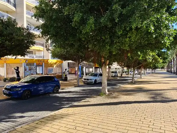 Vista exterior de Local en venda en Villajoyosa / La Vila Joiosa amb Aire condicionat, Calefacció i Terrassa