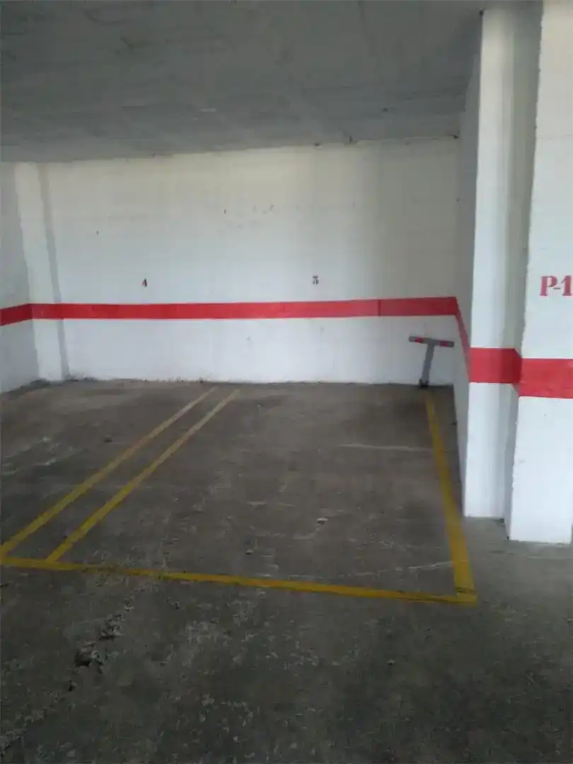 Parkplatz von Garage zum Verkauf in Centro
