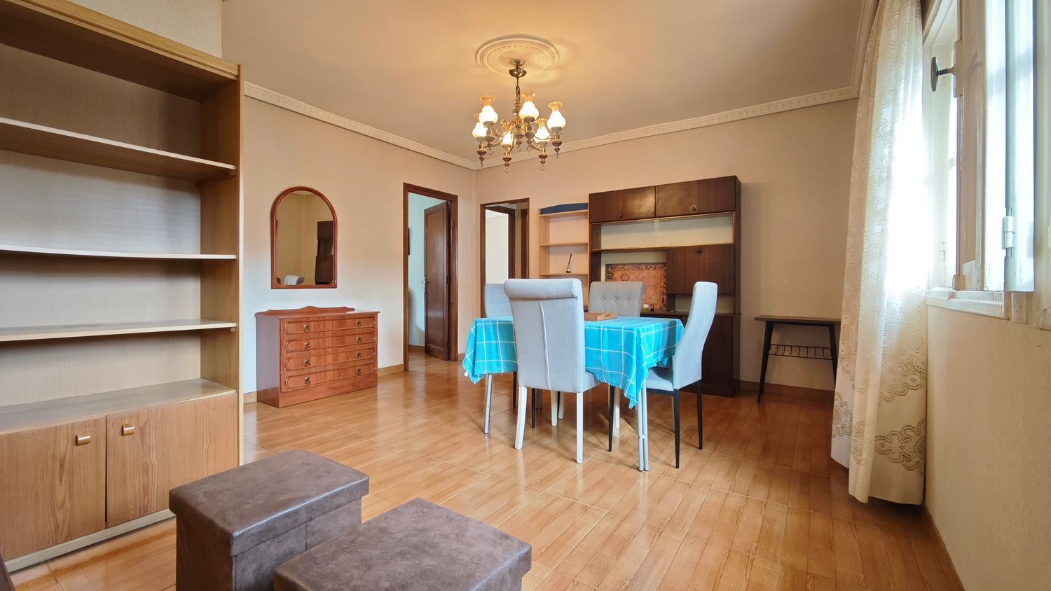 Comedor de Piso en venta en Oviedo  con Piscina