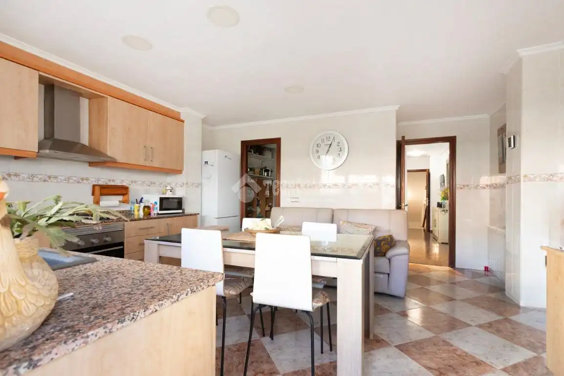 Kitchen of Houses for sale in Valencia  with Air Conditioner, Terrace and Balcony