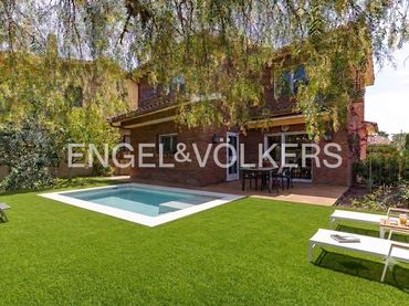 House with balcony for sale in La Palma de Cervelló