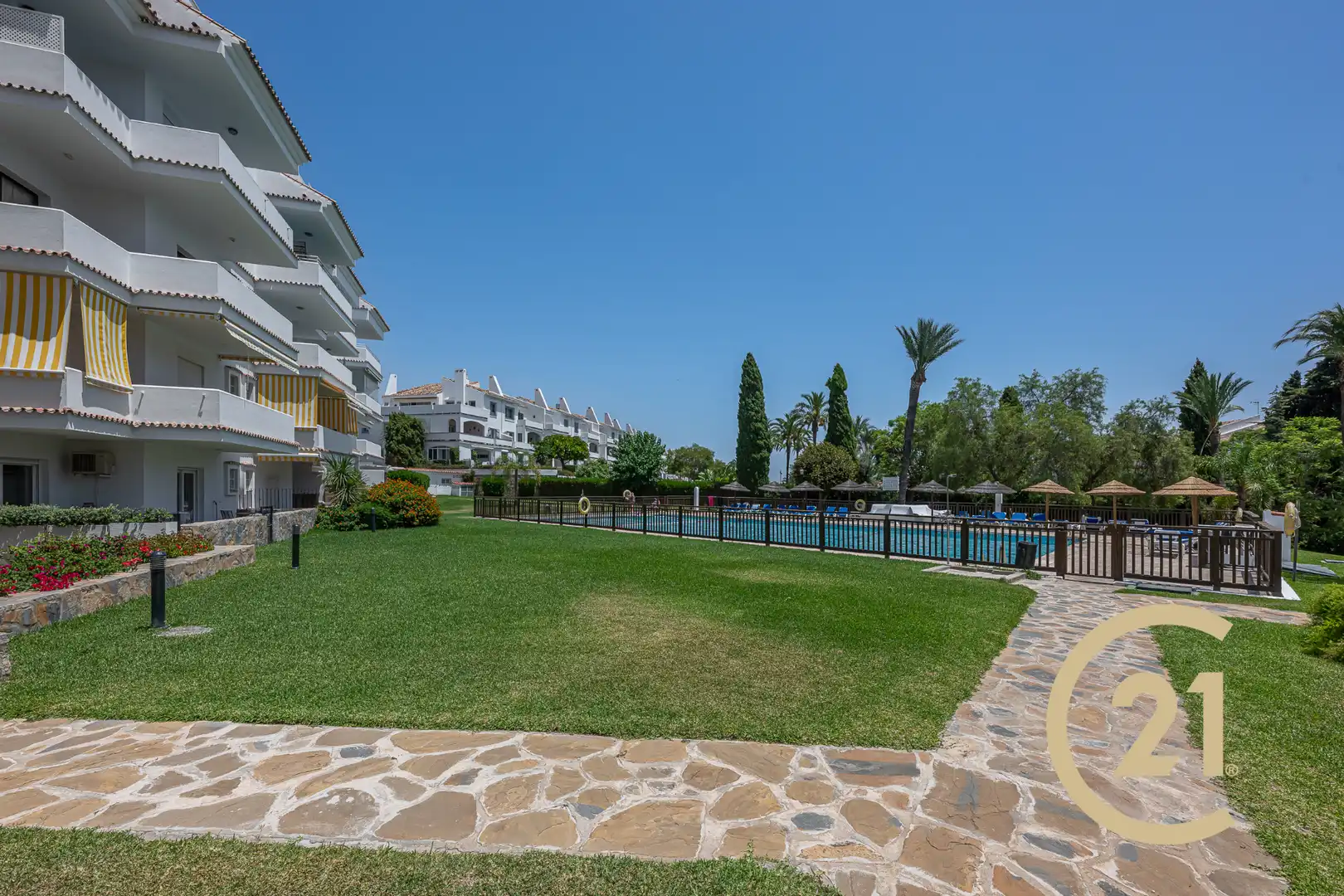 Piscina de Planta baja en venta en Marbella con Aire acondicionado, Terraza y Amueblado