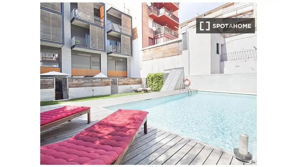 Piscina de Apartamento para compartir en Barcelona con Aire acondicionado, Calefacción y Terraza
