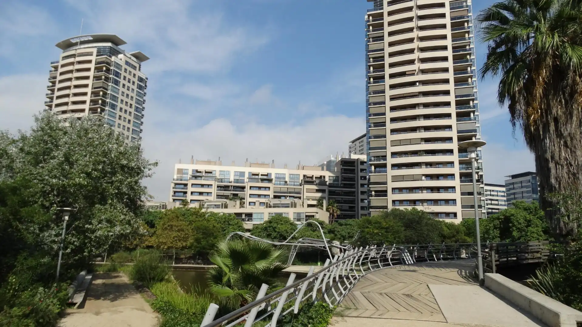Außenansicht von Wohnung zum Verkauf in Barcelona mit Klimaanlage, Heizung und Terrasse