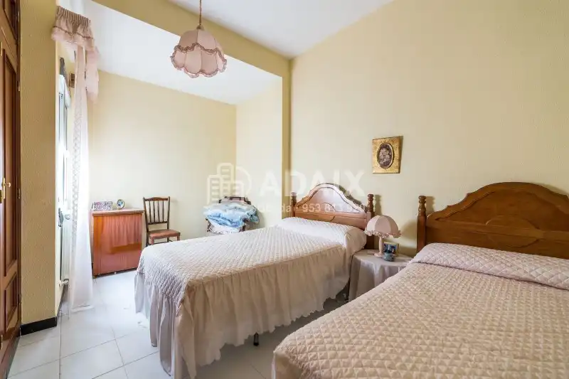 Dormitori de Casa o xalet en venda en Úbeda amb Aire condicionat, Traster i Balcó