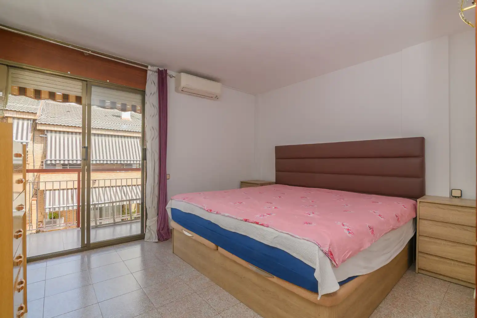 Dormitori de Casa adosada en venda en Sant Boi de Llobregat amb Aire condicionat i Terrassa