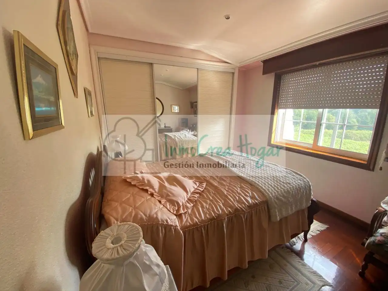 Dormitori de Casa o xalet en venda en Vigo  amb Calefacció, Jardí privat i Terrassa